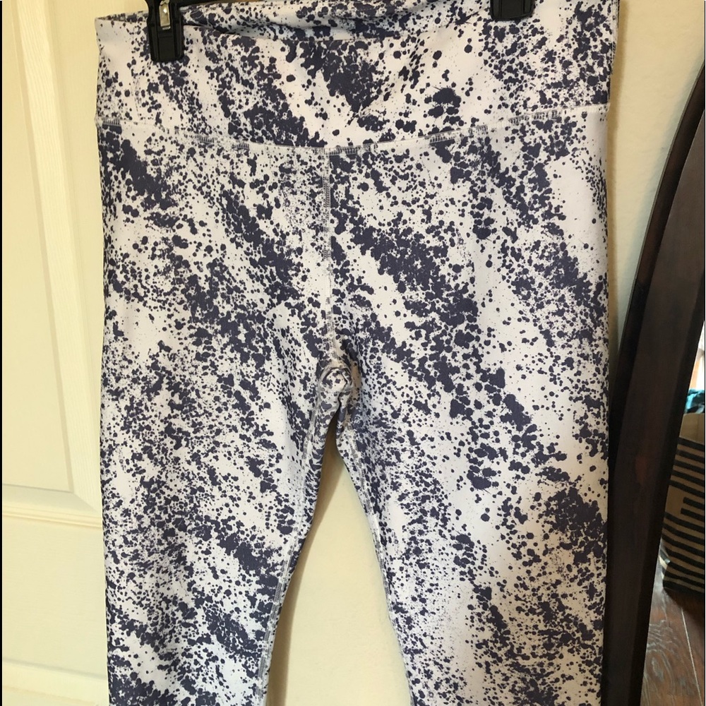 Fabletics Salar Cropped leggings. Large